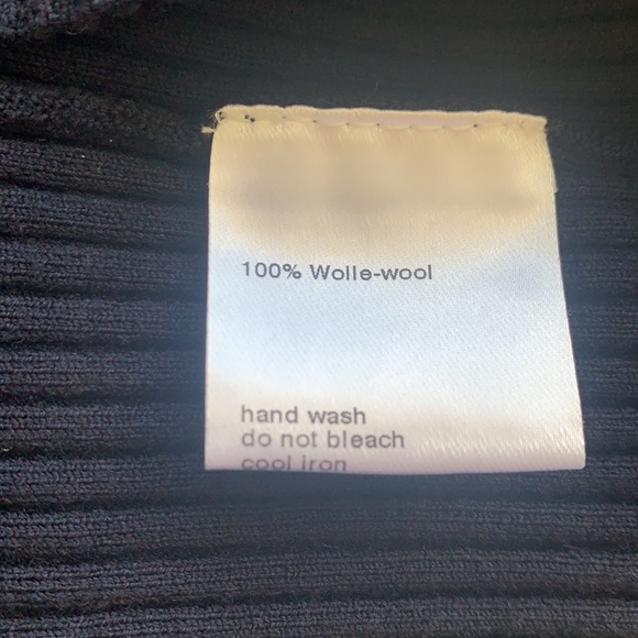 Arkis Punto V Neck Wolle-wool Top - Picture 5 of 6